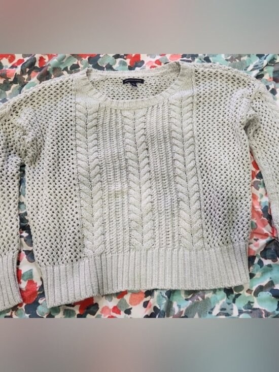 American Eagle Outfitters- Women's Gray Sweater - Picture 3 of 6